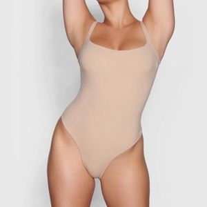 Skims FITS EVERYBODY SQUARE NECK BODYSUIT